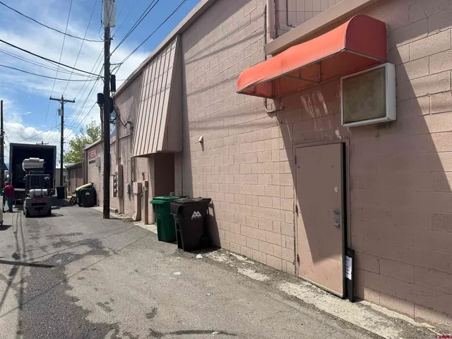 $2,500 | 210 East Main Street, Montrose, CO 81401