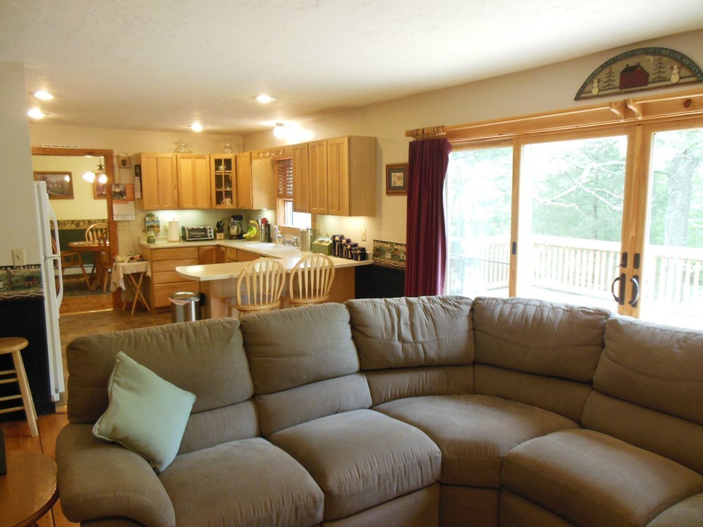38 Fish Road Dudley, MA 01571 - Photo 6 of 30 Gallery Image 6