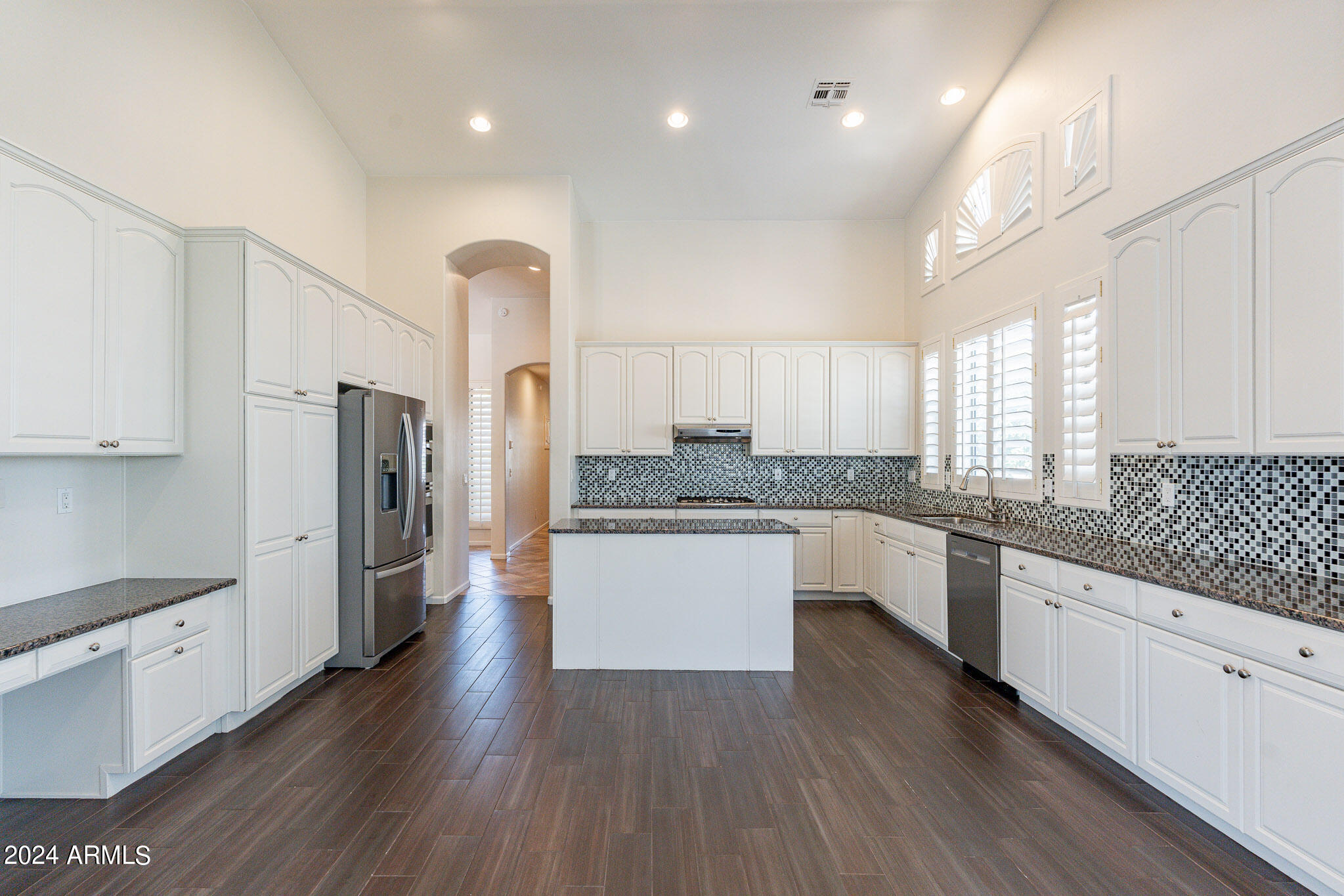 7635 South Ash Avenue Tempe, AZ 85284 - Photo 3 of 39 10-web-or-mls-Ash-10