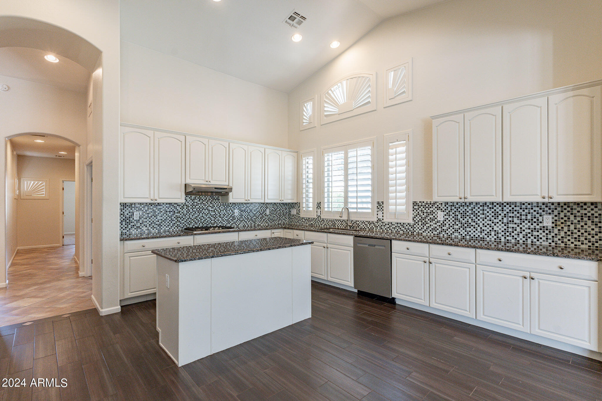 7635 South Ash Avenue Tempe, AZ 85284 - Photo 4 of 39 11-web-or-mls-Ash-11