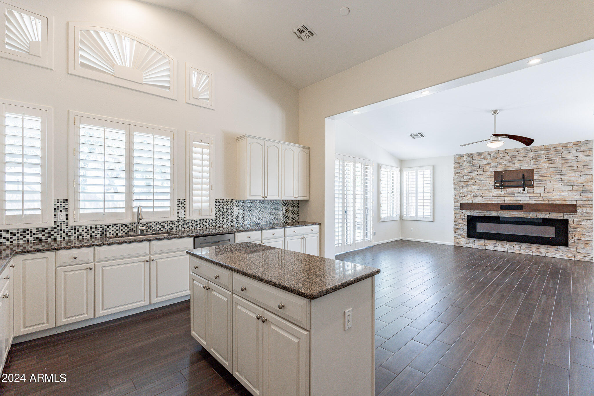 7635 South Ash Avenue Tempe, AZ 85284 - Photo 9 of 39 14-web-or-mls-Ash-14