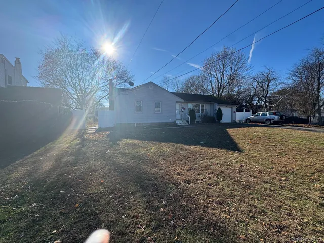 $629,000 | 182 New York Avenue, Bay Shore, NY 11706