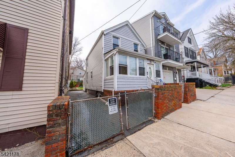 75 Winans Avenue Newark, NJ 07108 - Photo 2 of 16