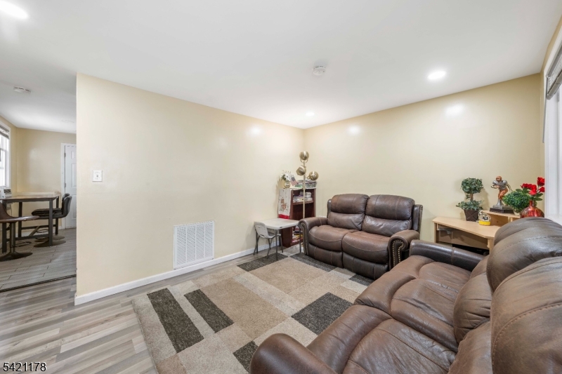 75 Winans Avenue Newark, NJ 07108 - Photo 4 of 16