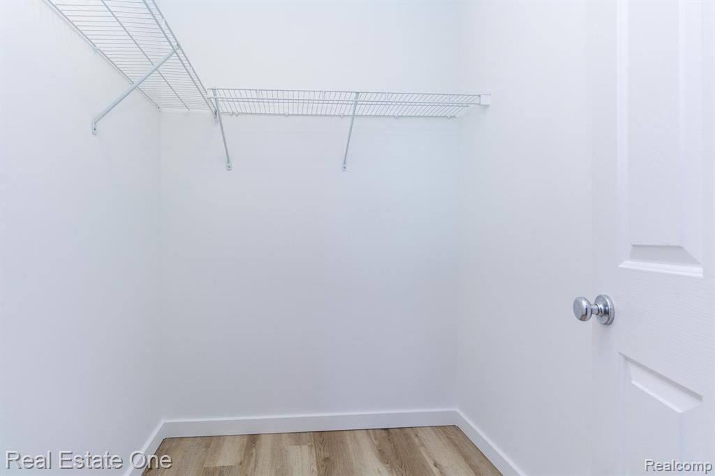 1429 Raliegh Place Troy, MI 48084 - Photo 27 of 47