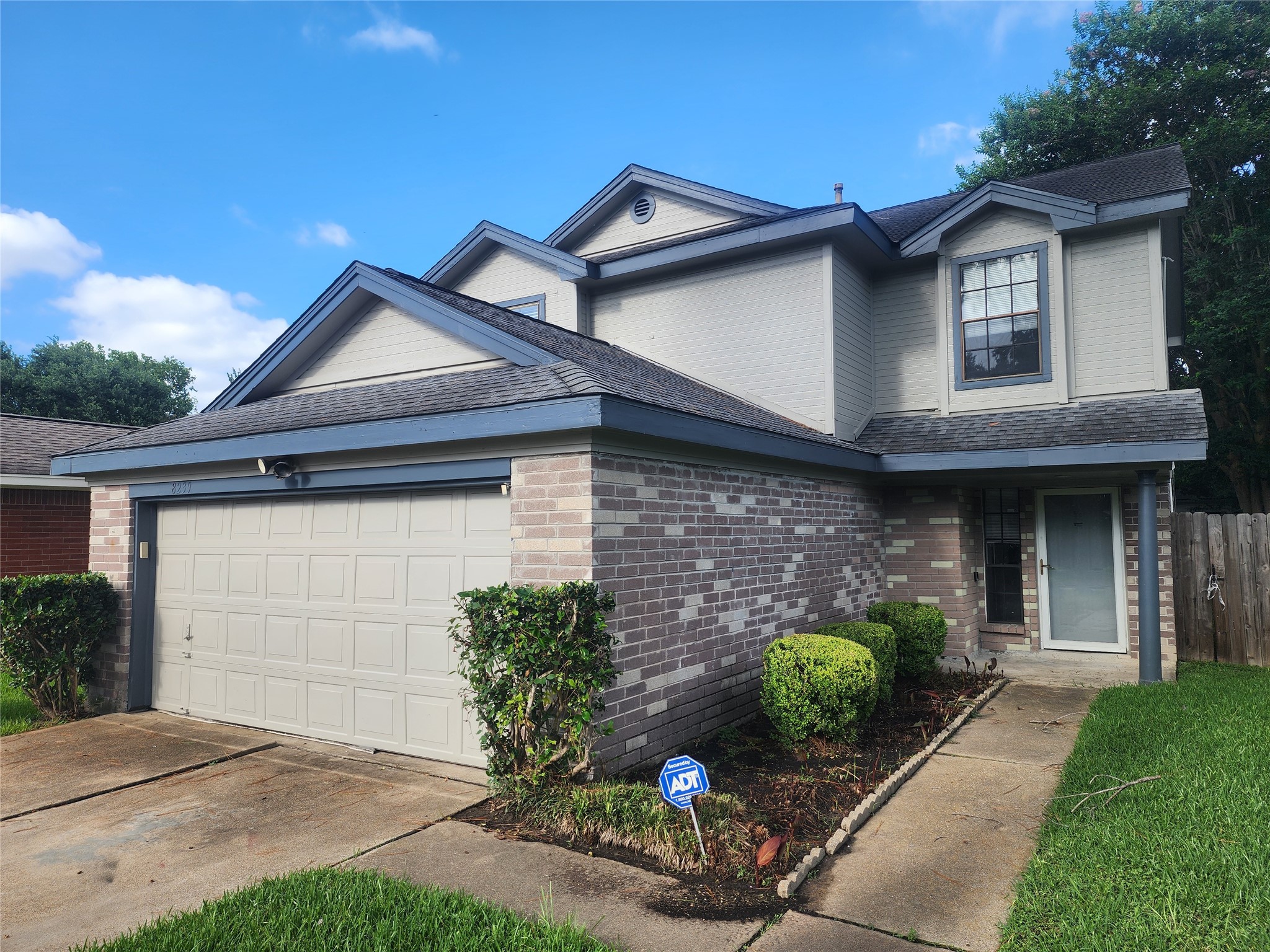 8239 Viny Ridge Drive Houston, TX 77083 - Photo 3 of 10