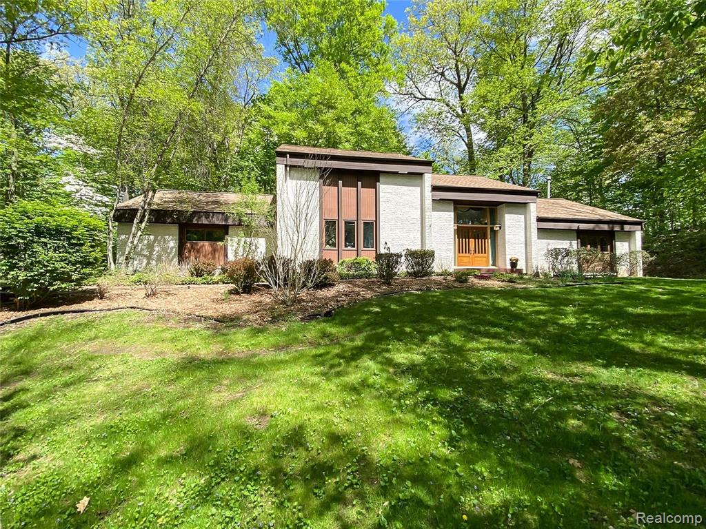 29000 Halsted Road Farmington Hills, MI 48331 - Photo 1 of 48