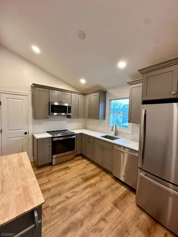$2,800 | 128 King Street, Unit 2, Nutley, NJ 07110