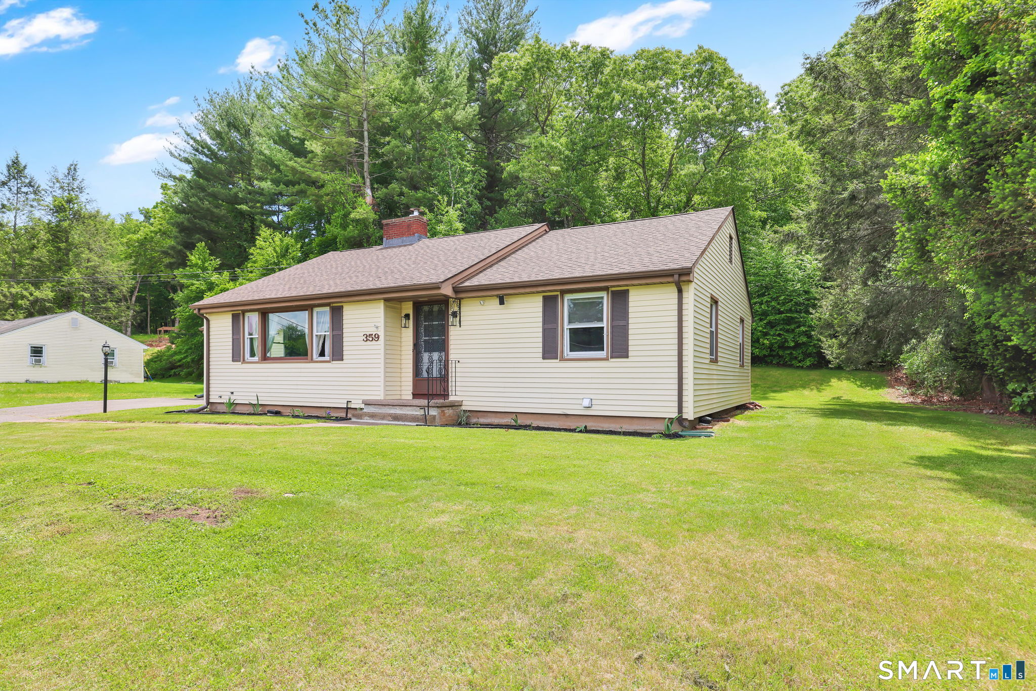 359 Oakland Road South Windsor, CT 06074 - Photo 3 of 37