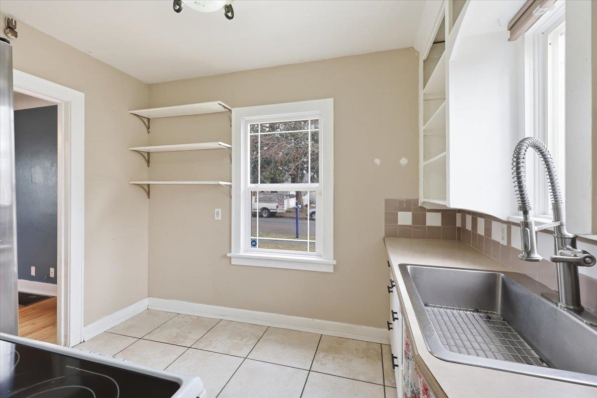 3923 North Hawthorne Street Spokane, WA 99205 - Photo 11 of 32