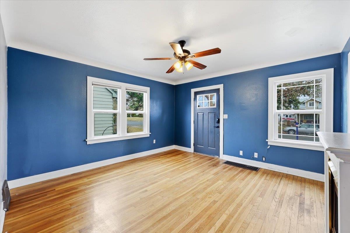 3923 North Hawthorne Street Spokane, WA 99205 - Photo 6 of 32