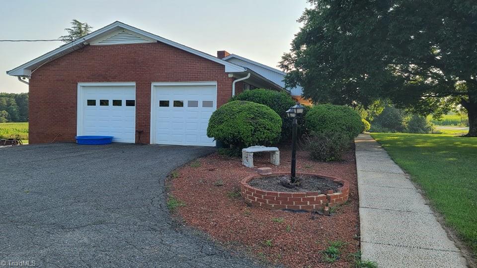 742 Eldora Road Ararat, NC 27007 - Photo 8 of 31 Gallery Image 8