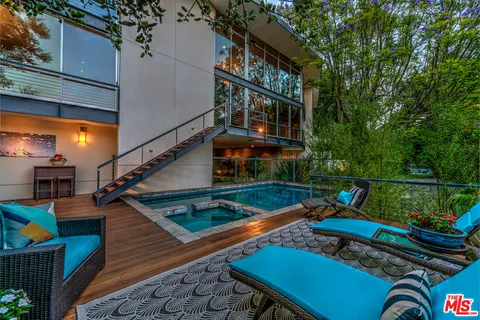 $5,950,000 | 2207 Bowmont Drive, Beverly Hills, CA 90210