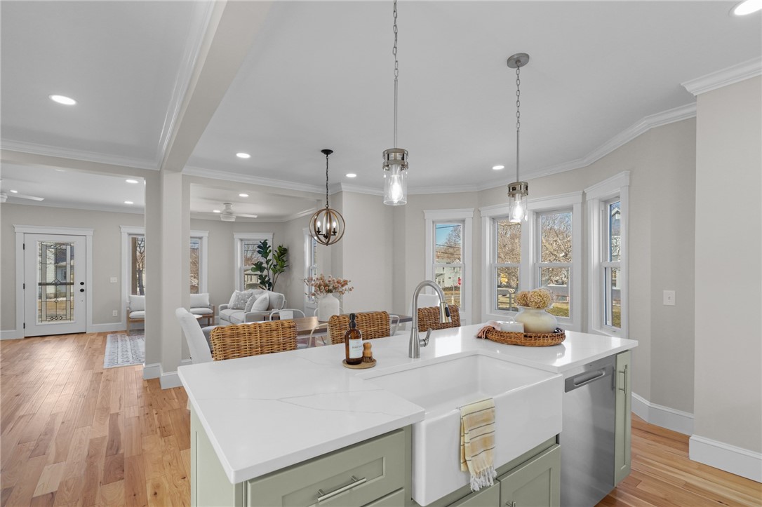 894 Main Street Warren, RI 02885 - Photo 3 of 49