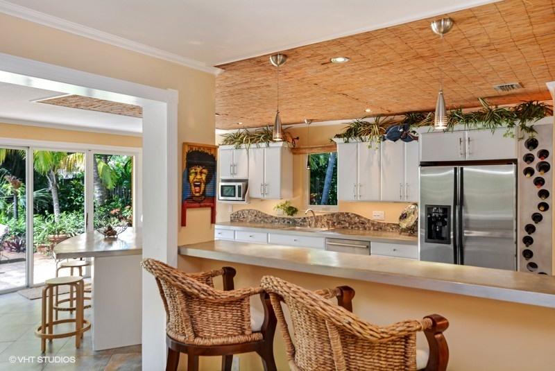 366 Northeast 3rd Street Boca Raton, FL 33432 - Photo 13 of 26 CASUAL TROPICAL KITCHEN