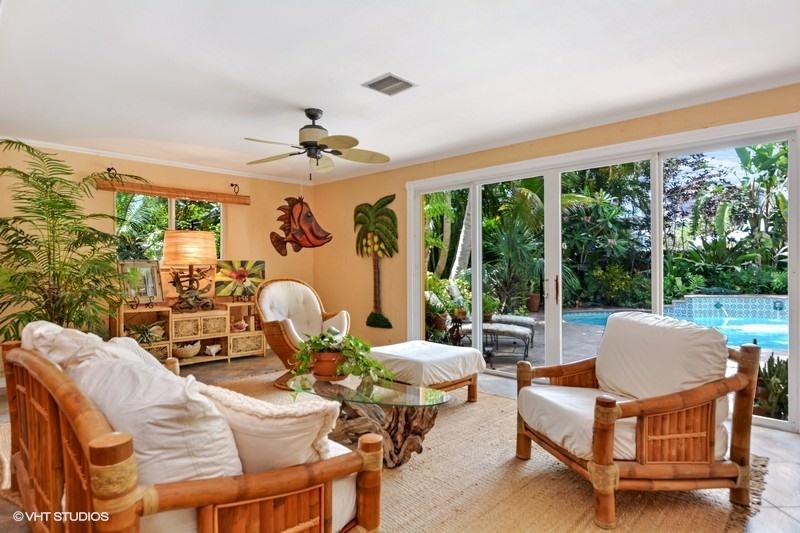 366 Northeast 3rd Street Boca Raton, FL 33432 - Photo 9 of 26 OPEN & BRIGHT