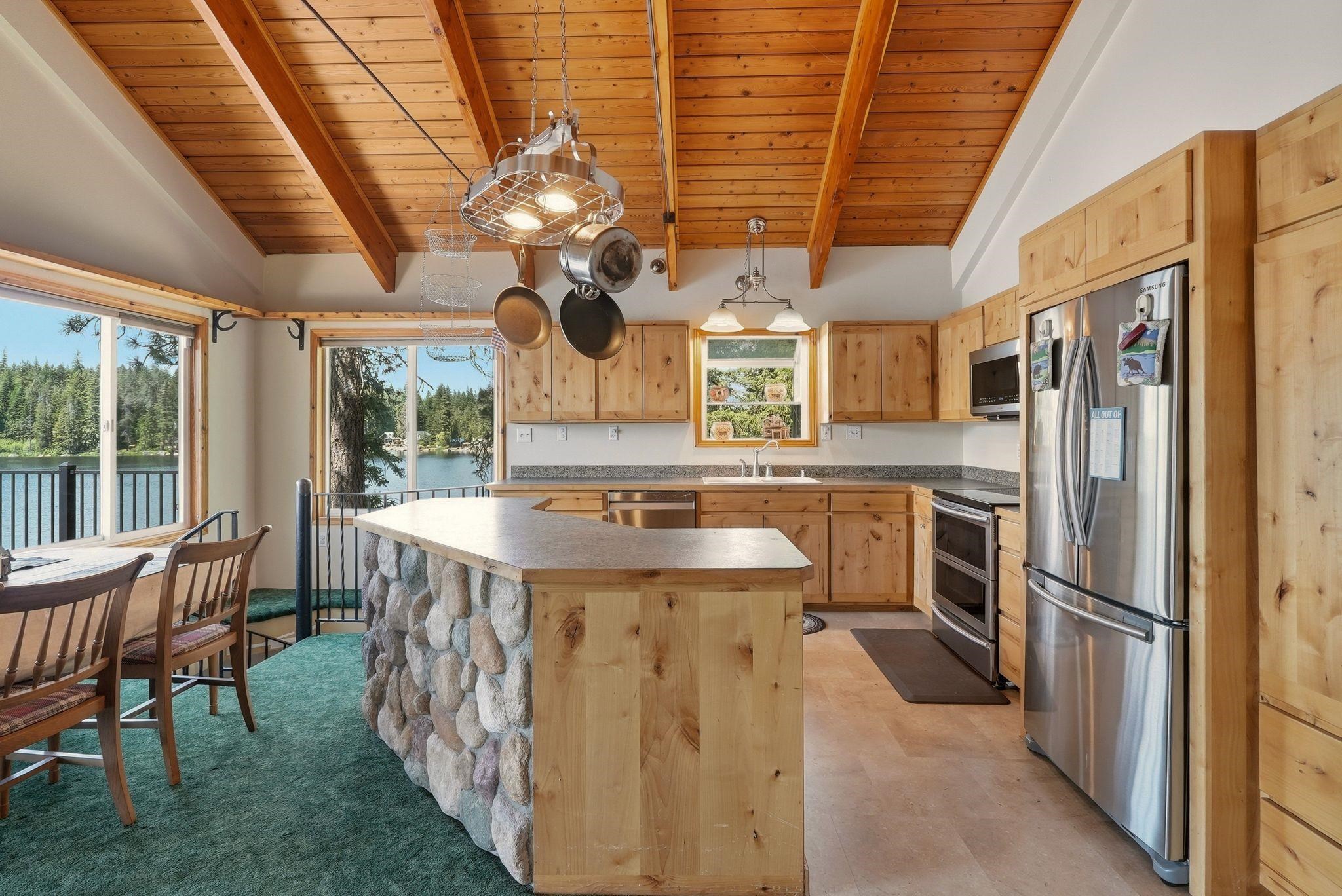 421 Eastshore Road Newport, WA 99156 - Photo 10 of 46