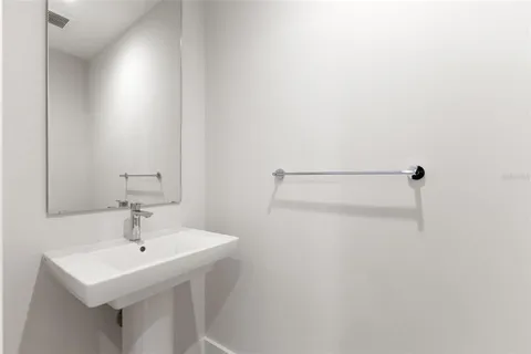 a view of a utility room