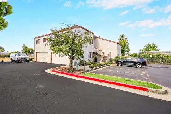 $399,999 | 27949 Thornton Court, Unit 1B, Hayward, CA 94544
