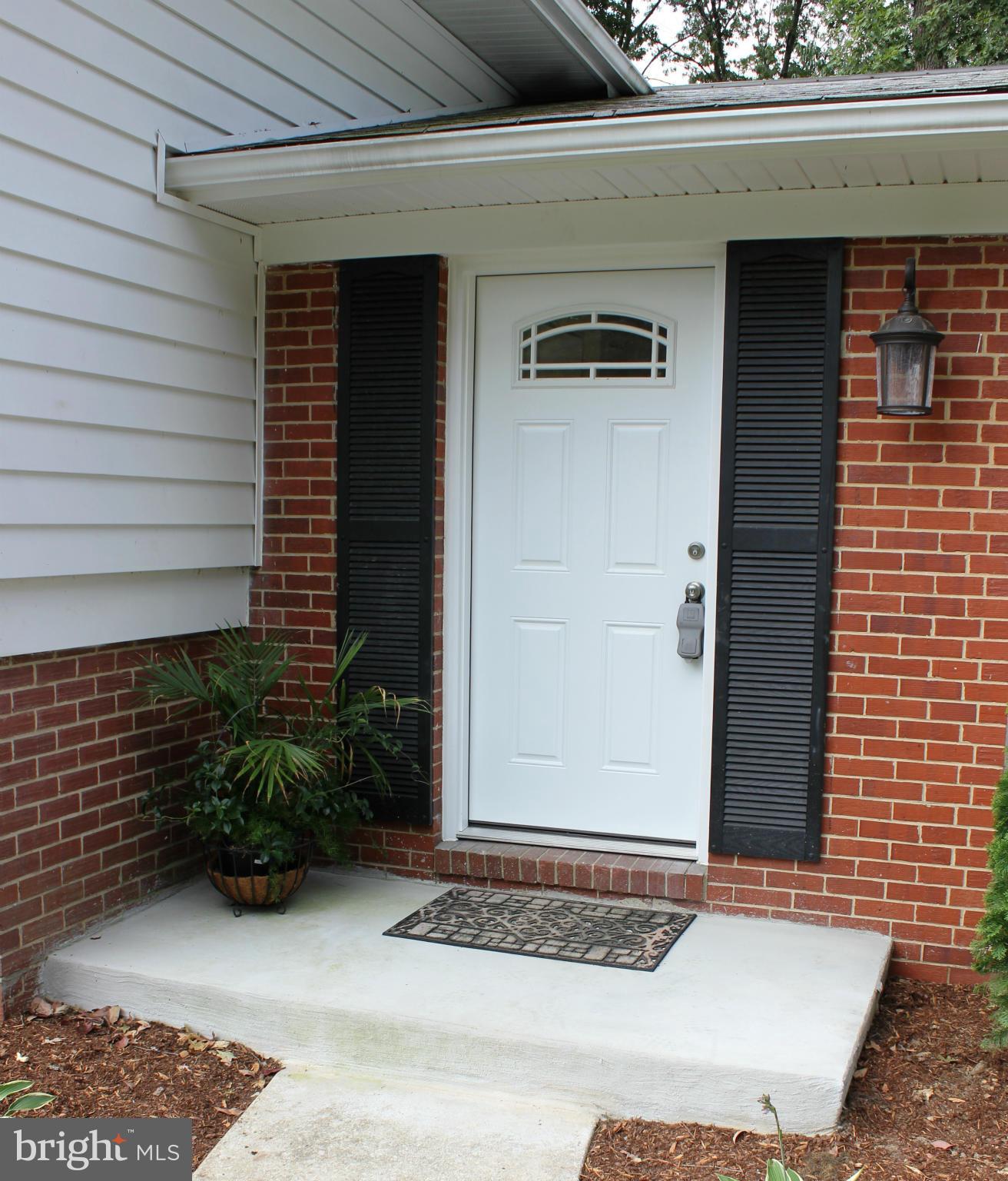 1215 Hillcrest Road Odenton, MD 21113 - Photo 3 of 30 Exterior (Front)