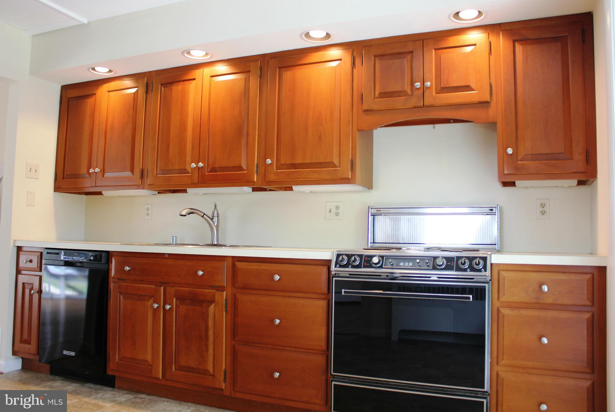 1215 Hillcrest Road Odenton, MD 21113 - Photo 9 of 30 Kitchen