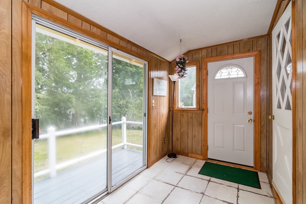 1090 Greendale Avenue Needham, MA 02492 - Photo 12 of 23