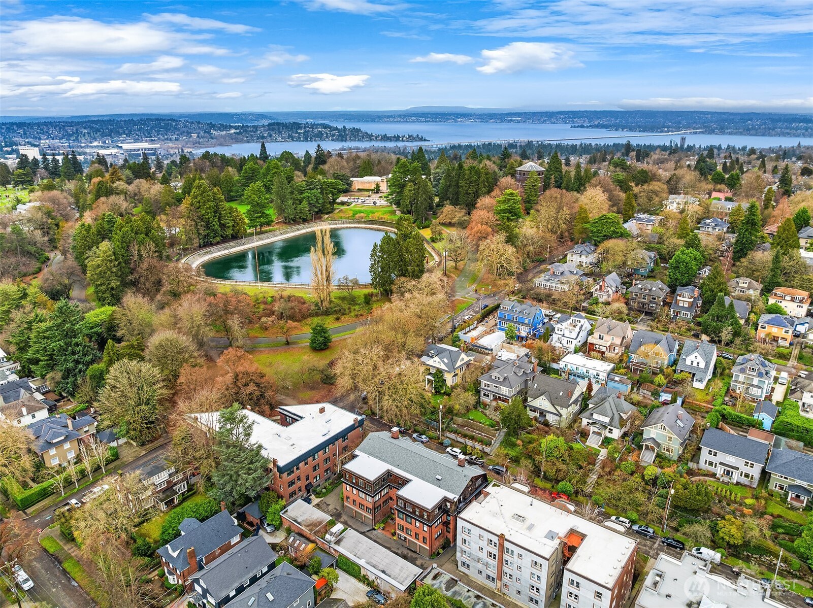 941 11th Avenue East, Unit 3 Seattle, WA 98102 - Photo 23 of 24 a view of a city