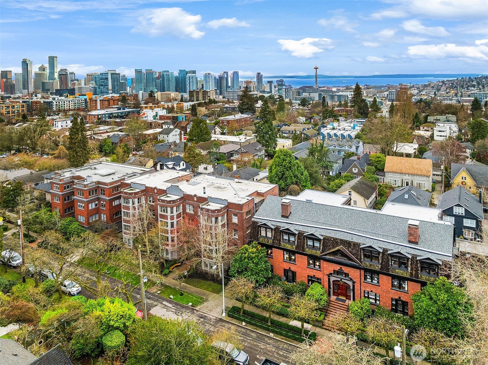 941 11th Avenue East, Unit 3 Seattle, WA 98102 - Photo 24 of 24 a view of a city