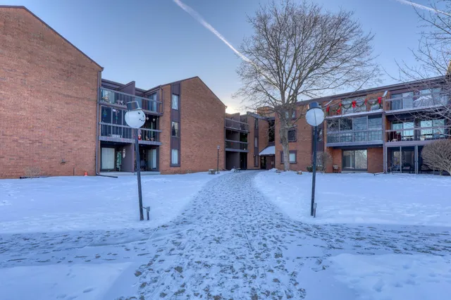 $119,000 | 4215 North 100th Street, Unit 151C, Milwaukee, WI 53222