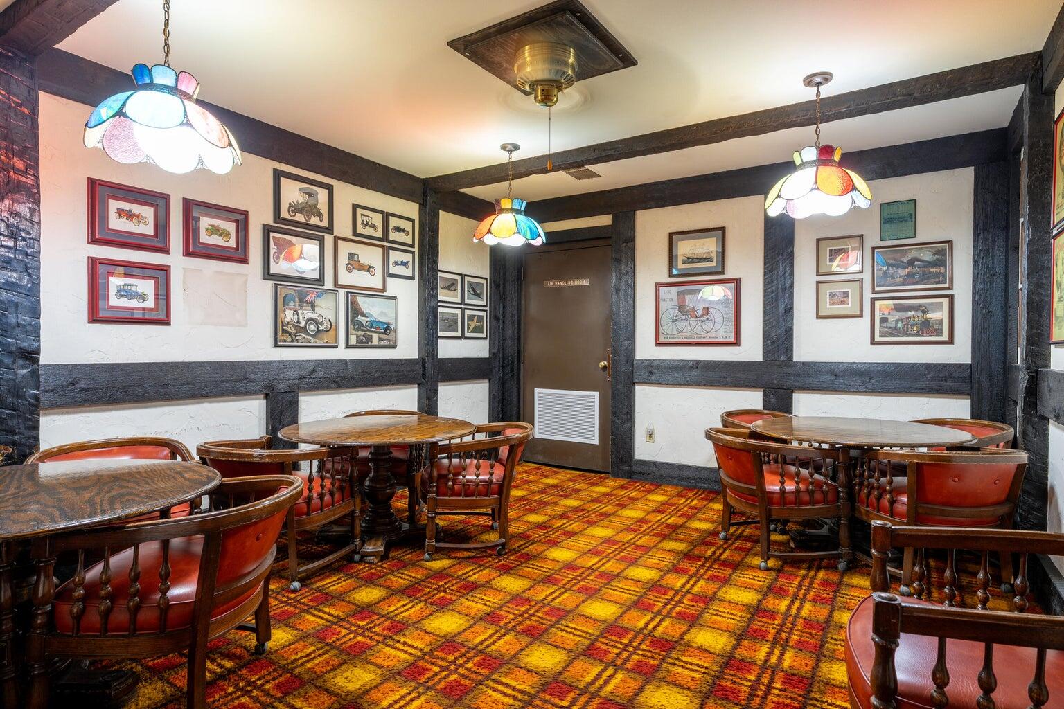 4215 North 100th Street, Unit 151C Milwaukee, WI 53222 - Photo 28 of 39 lounge cont