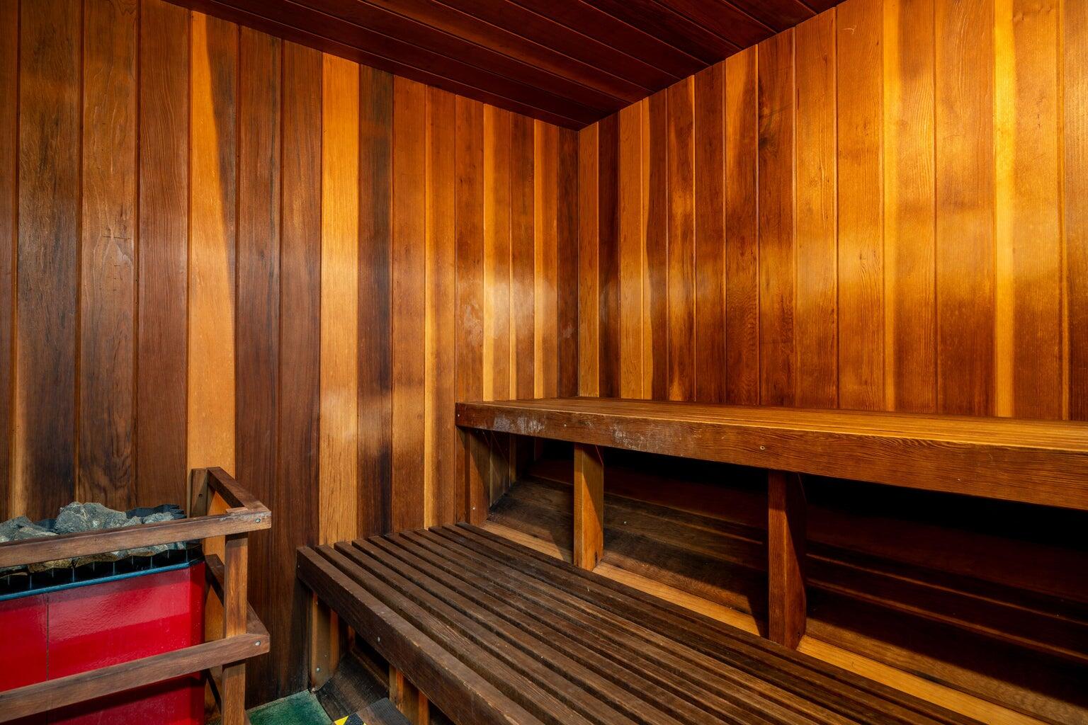 4215 North 100th Street, Unit 151C Milwaukee, WI 53222 - Photo 31 of 39 sauna