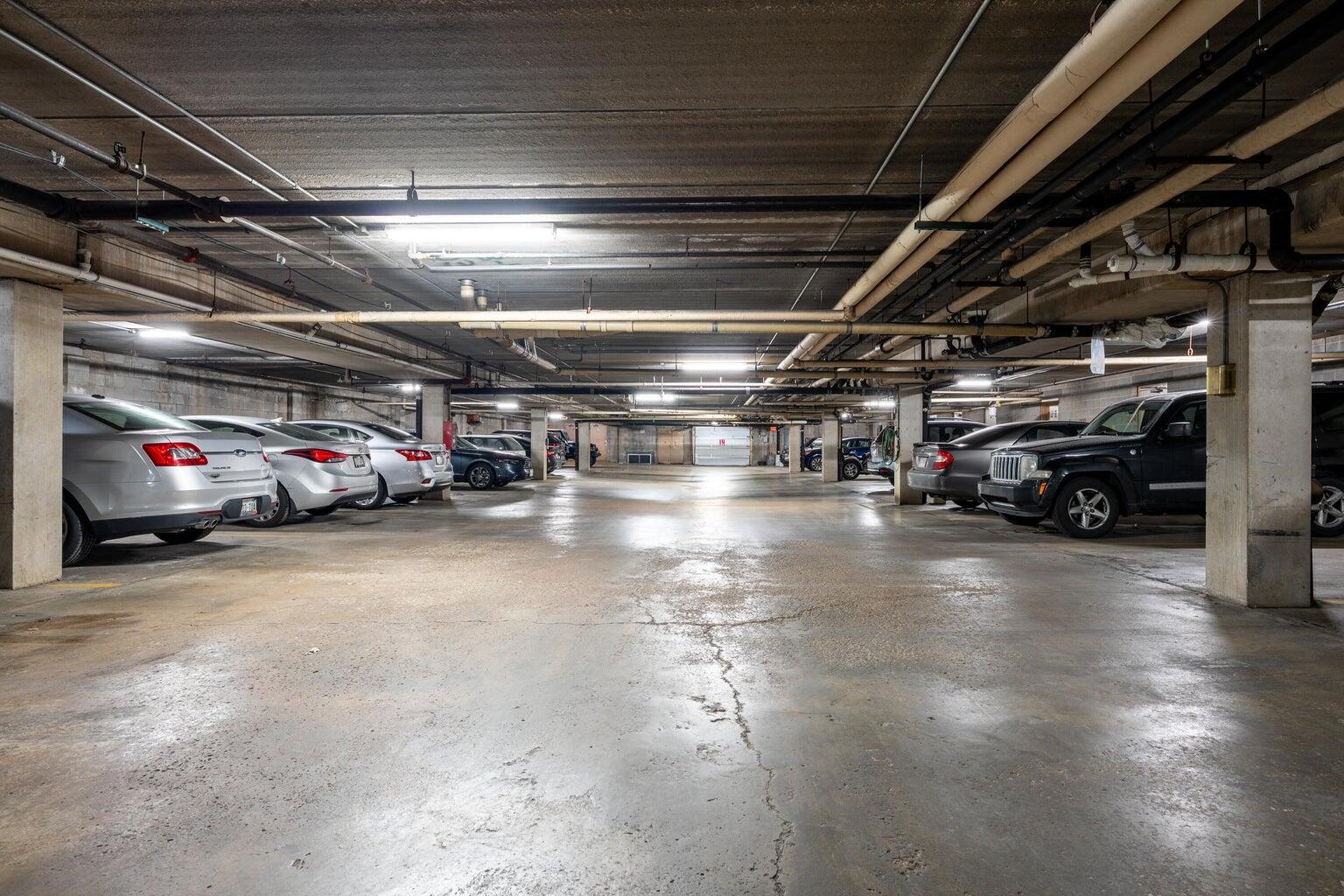 4215 North 100th Street, Unit 151C Milwaukee, WI 53222 - Photo 33 of 39 parking