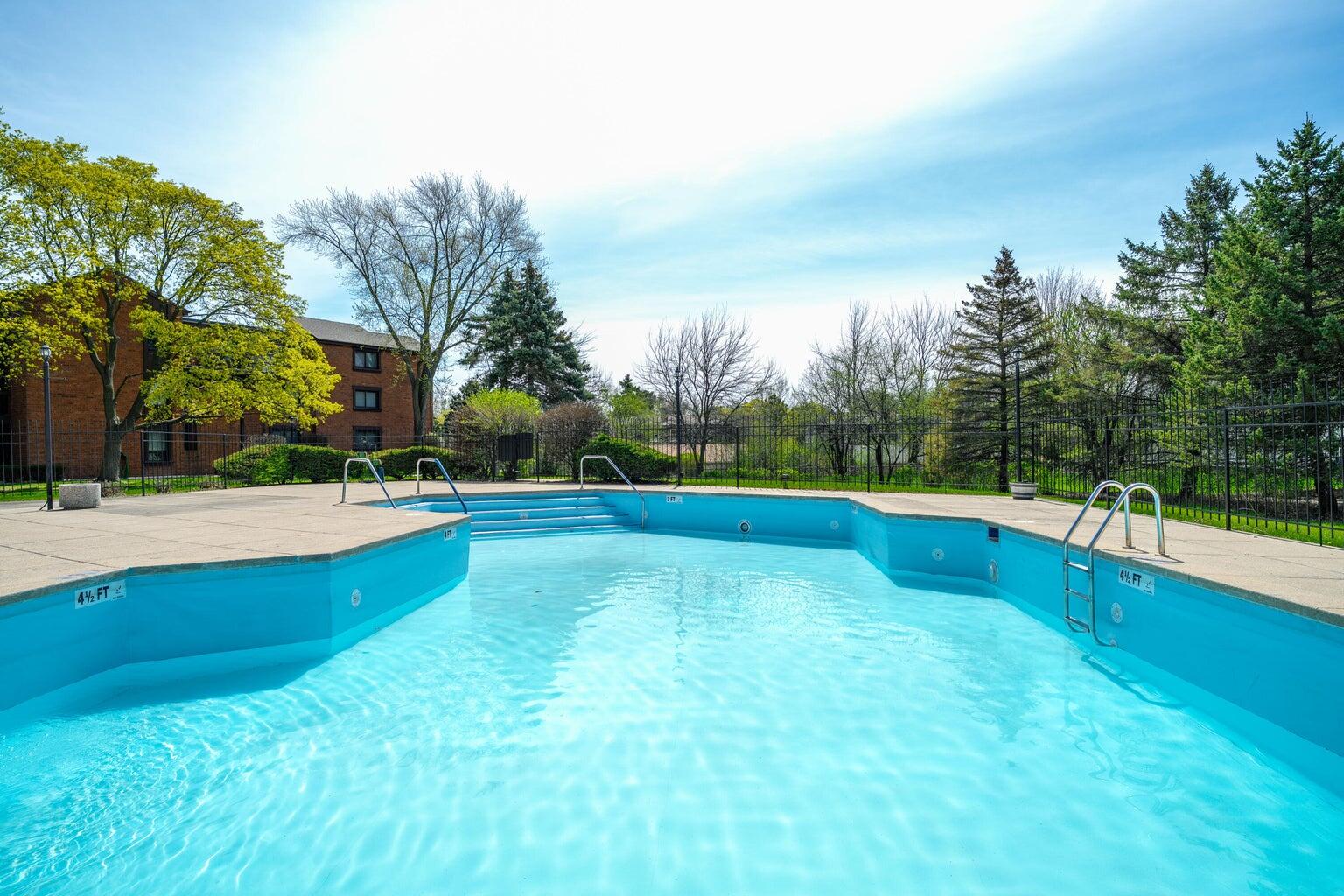 4215 North 100th Street, Unit 151C Milwaukee, WI 53222 - Photo 34 of 39 outside pool