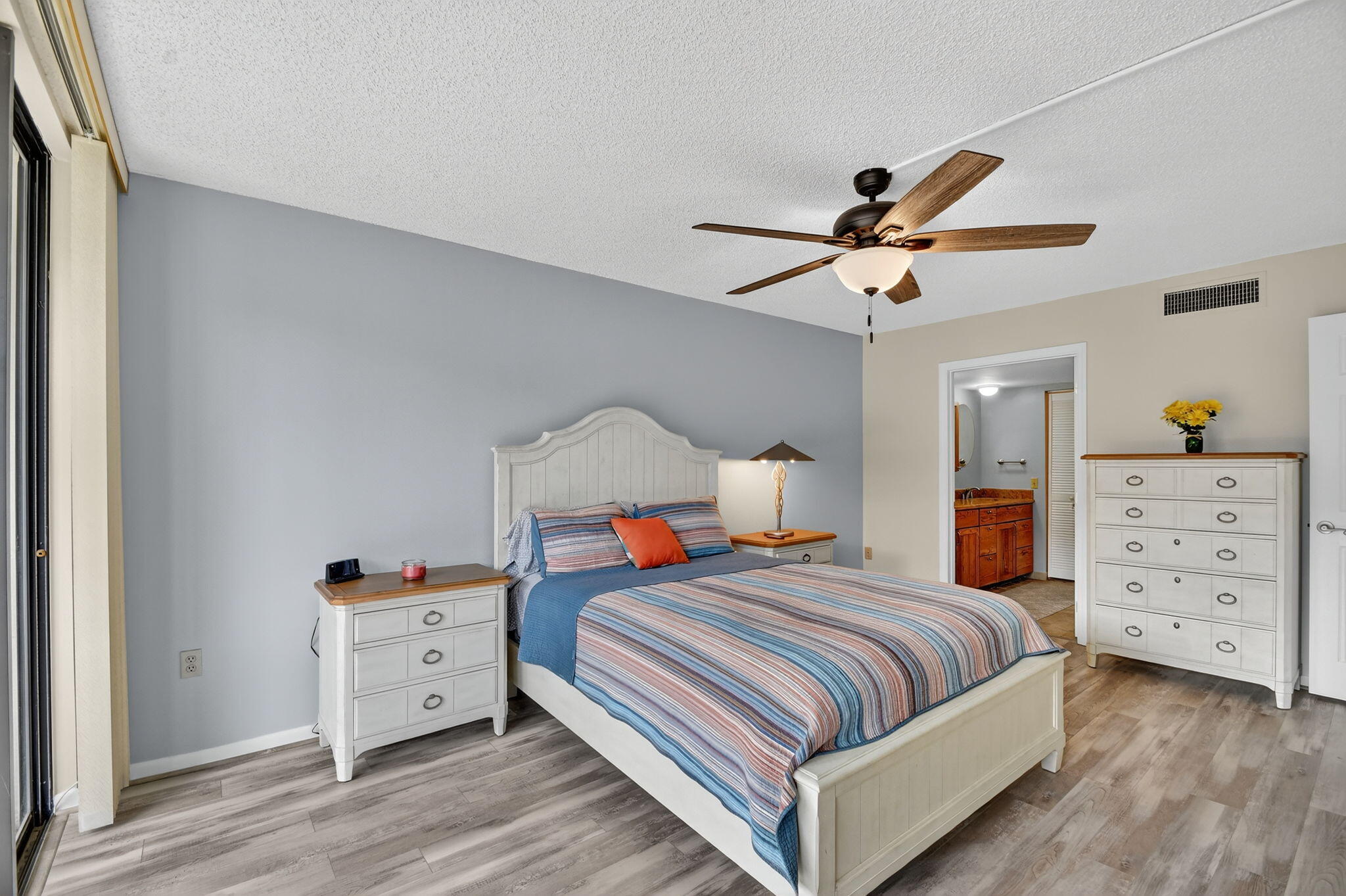 2424 North Federal Highway, Unit 207 Boynton Beach, FL 33435 - Photo 17 of 49 27-web-or-mls-047_DSC_8145