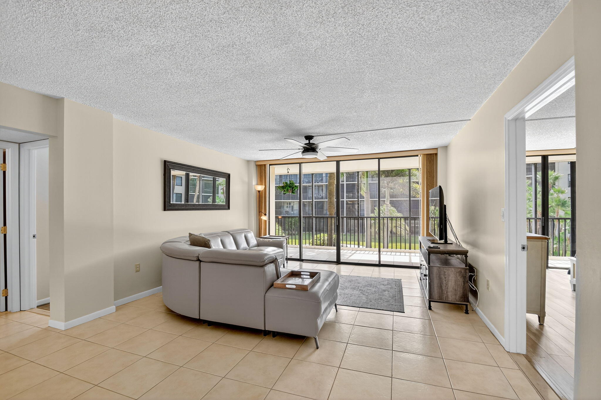 2424 North Federal Highway, Unit 207 Boynton Beach, FL 33435 - Photo 5 of 49 5-web-or-mls-008_DSC_8035