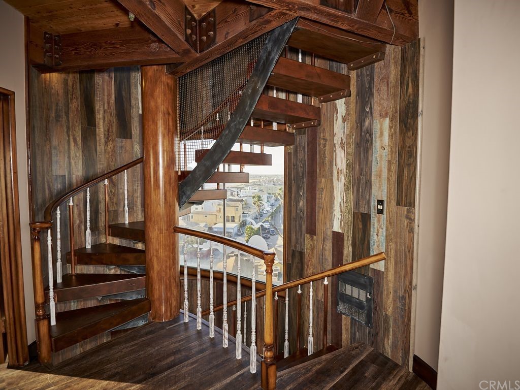 1 Anderson Street Seal Beach, CA 92649 - Photo 19 of 23 a view of entryway