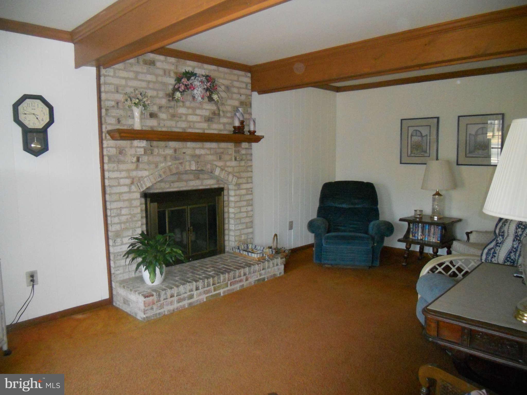 4316 Sir Walter Road Olney, MD 20832 - Photo 5 of 27 Family Room