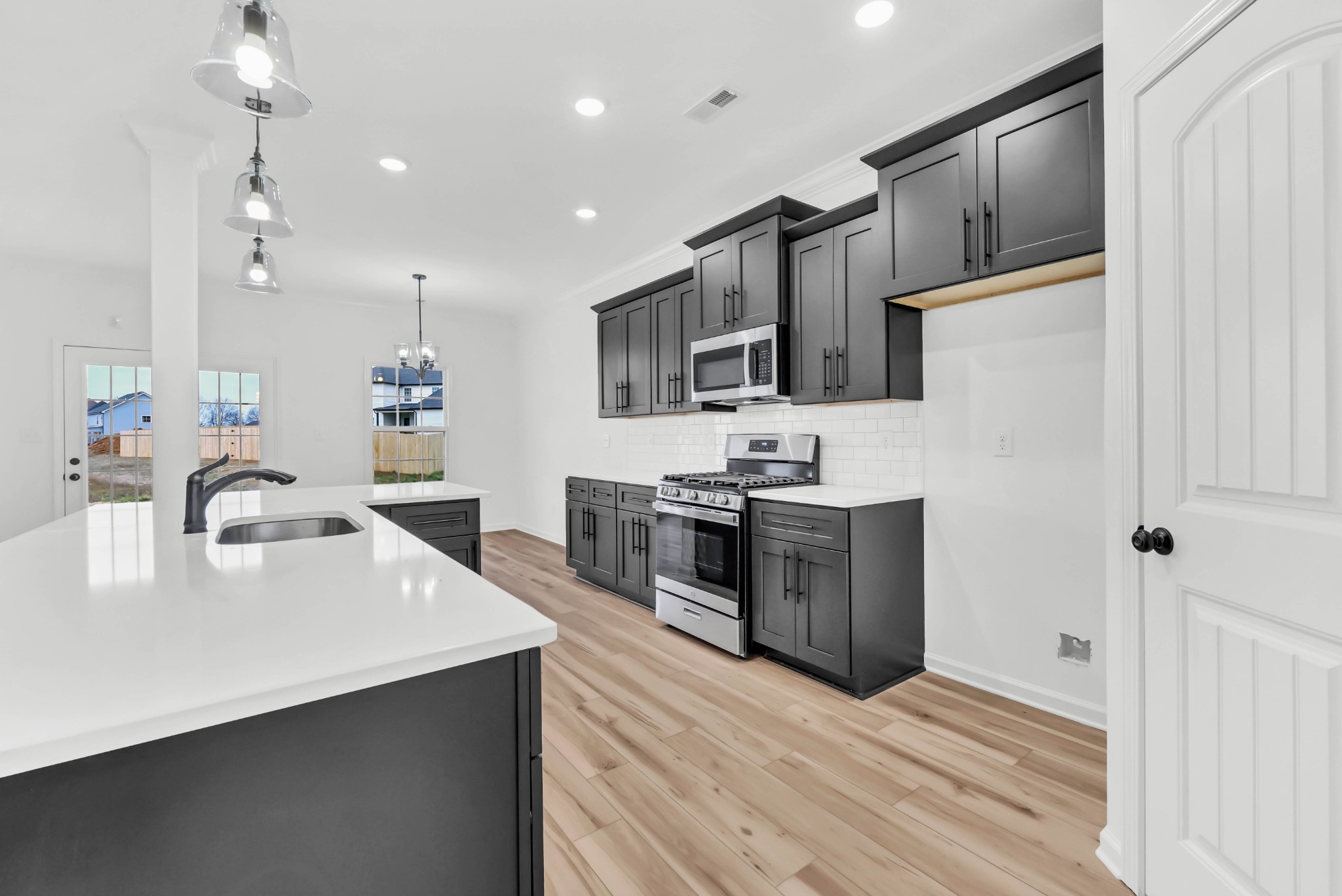 637 Woodrush Drive Clarksville, TN 37040 - Photo 13 of 42