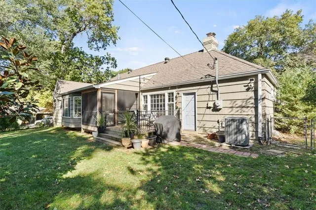 $595,000 | 8428 Sagamore Road, Leawood, KS 66206