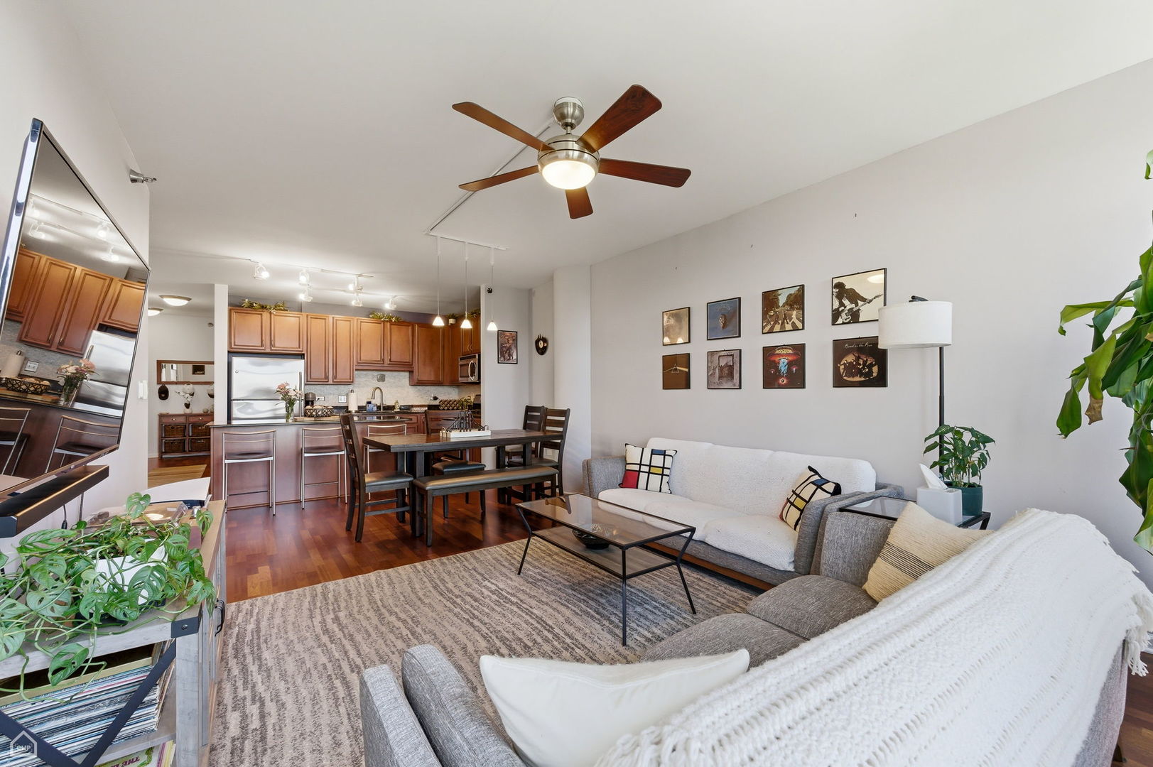 1255 South State Street, Unit 708 Chicago, IL 60605 - Photo 5 of 15