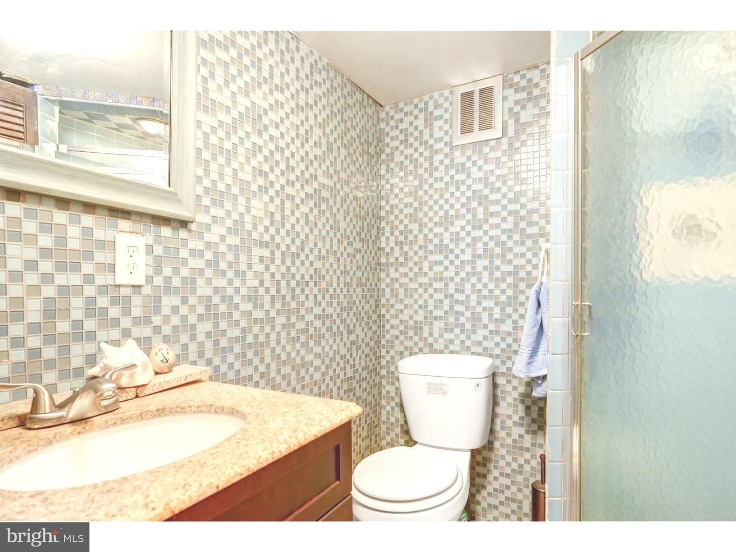 38 Amsterdam Road Hamilton, NJ 08620 - Photo 14 of 21 Bathroom