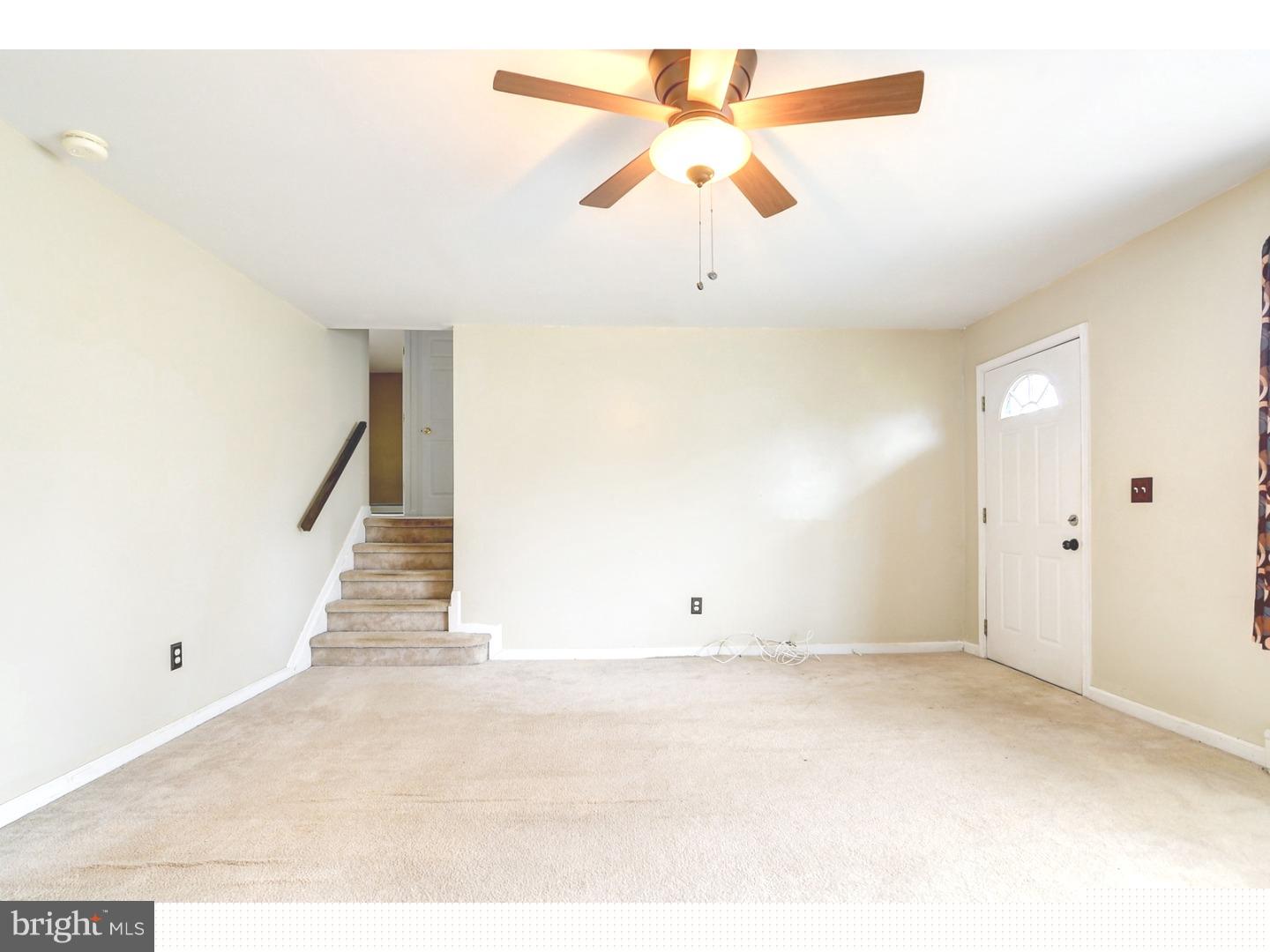 38 Amsterdam Road Hamilton, NJ 08620 - Photo 3 of 21 Living Room
