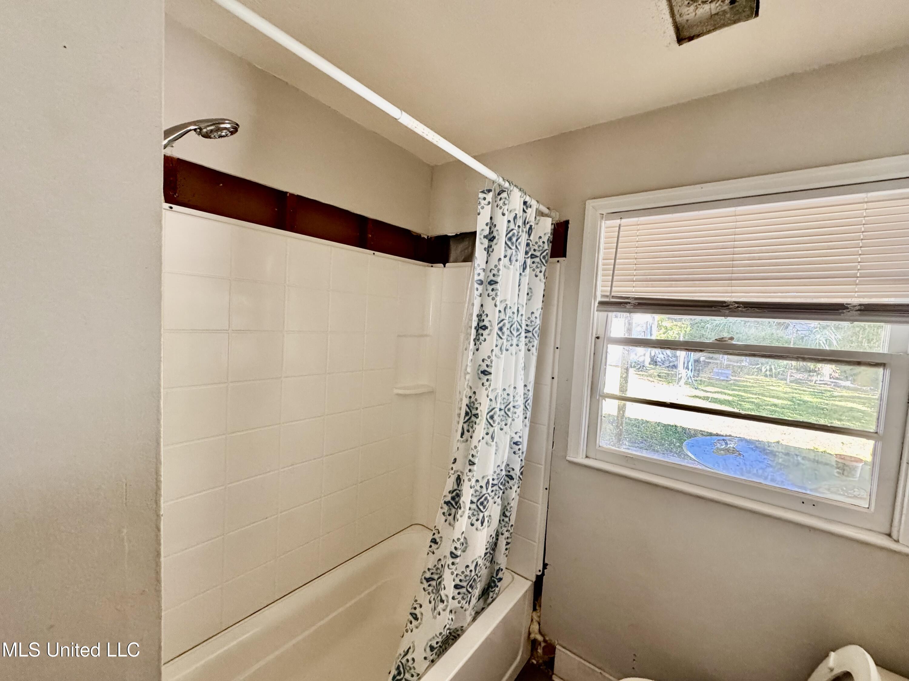 1202 13th Street Pascagoula, MS 39567 - Photo 18 of 23 IMG_8977