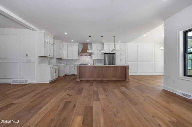 $814,900 | 25 Teakwood Drive, Clifton Park, NY 12065