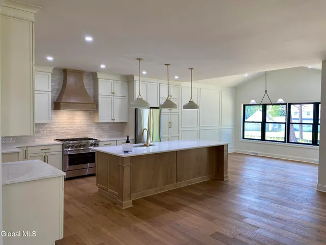 $814,900 | 25 Teakwood Drive, Clifton Park, NY 12065