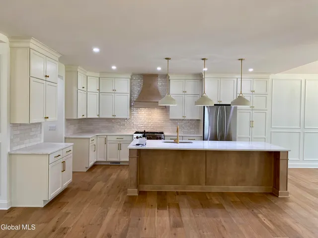 $814,900 | 25 Teakwood Drive, Clifton Park, NY 12065