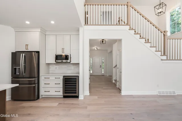 $814,900 | 25 Teakwood Drive, Clifton Park, NY 12065