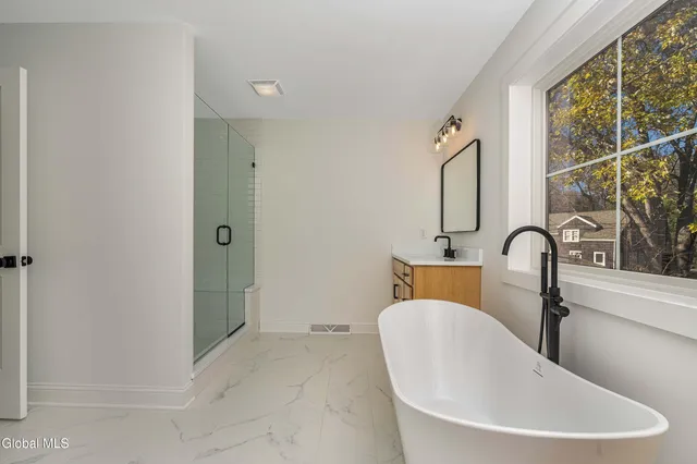 $814,900 | 25 Teakwood Drive, Clifton Park, NY 12065