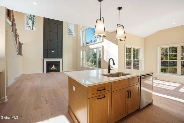 $814,900 | 25 Teakwood Drive, Clifton Park, NY 12065