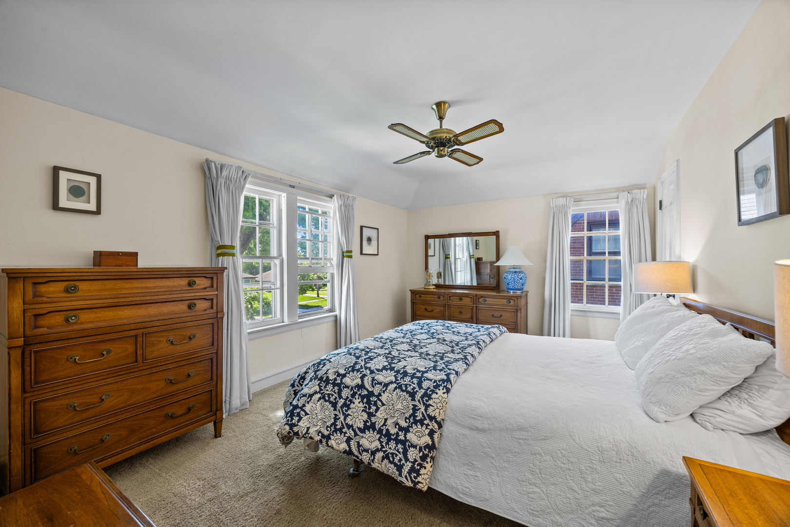 731 Selborne Road Riverside, IL 60546 - Photo 17 of 37
